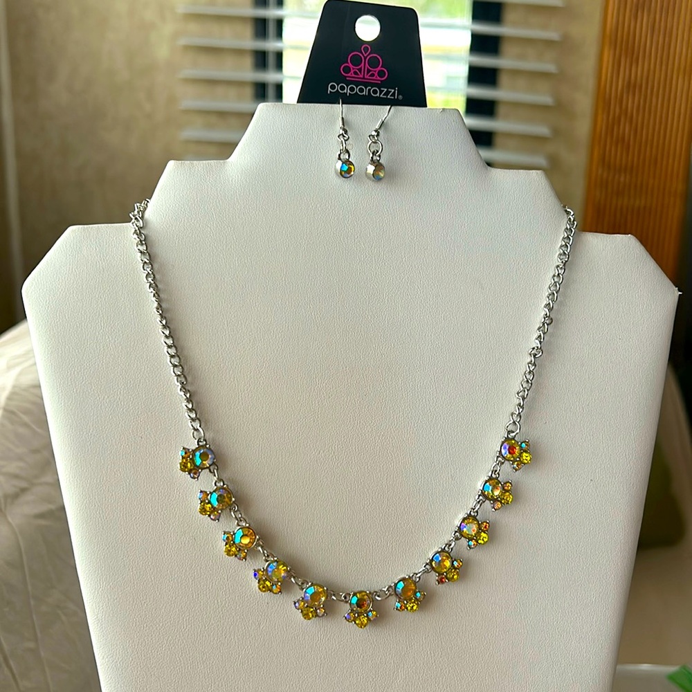Nella iridescent short necklace